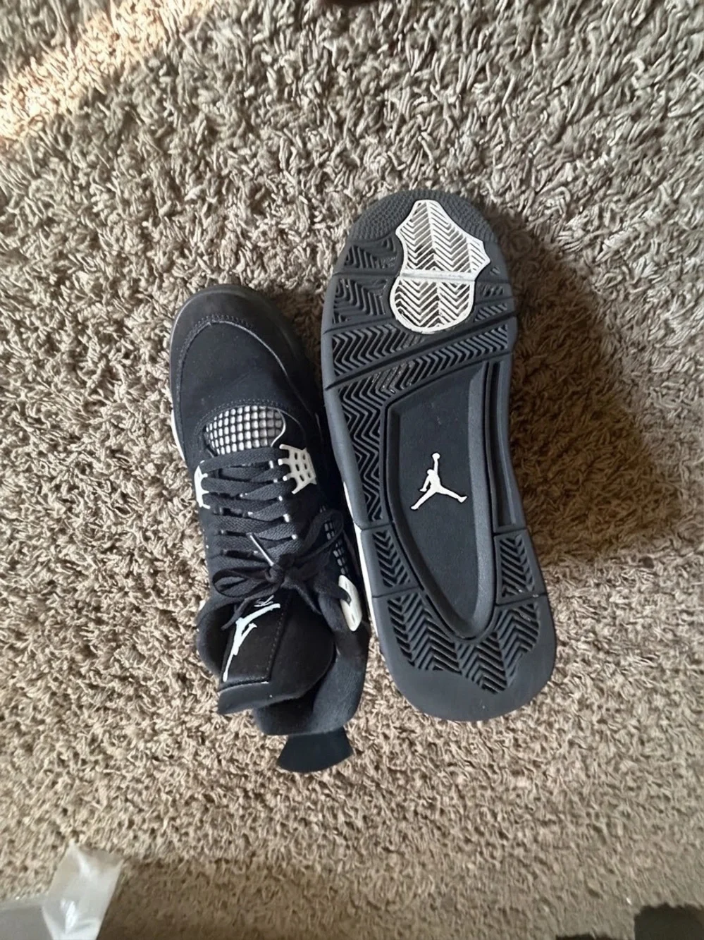 Jordan Men's Black and White Retro Basketball Sneakers